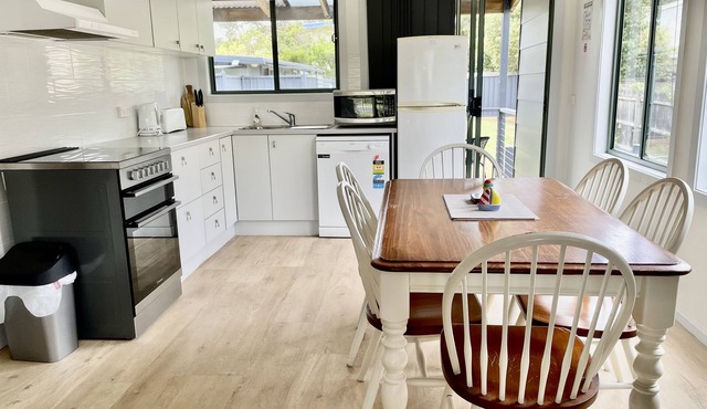 Sandy Bottom self-contained unit - Hear the waves while you sleep.