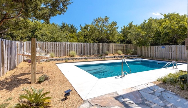 Sandy Bottoms - 4 Bedroom Home - Private Pool!