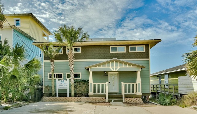 Sandy Bottoms - Fabulous West End House & Hot Tub!