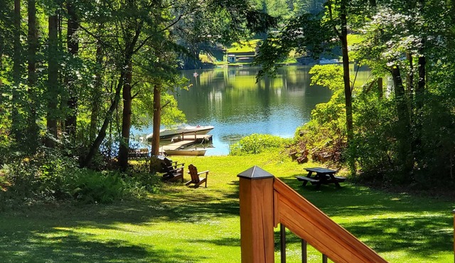 Sandy Cove-Goodyear Lake - Private, large yard, hot tub, swimming, fishing