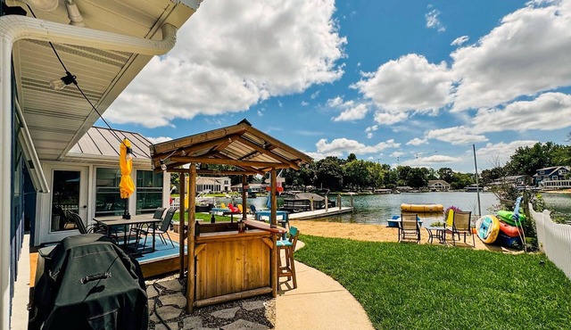 Sandy Diamond Bay Lakefront | Dock | Beach Toys