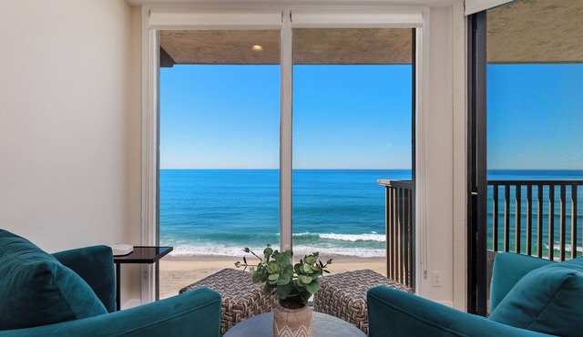 Sandy Dreams-RENOVATED! A/C Oceanfront Views - Near Pool, Beach, Restaurants
