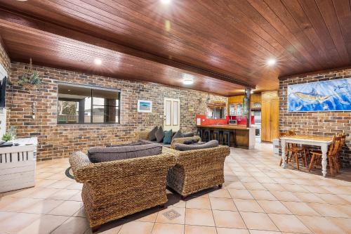 Sandy Feet at Hat Head - No Sheets or Towels Provided