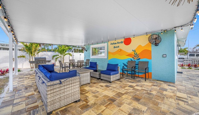 Sandy Feet Retreat - Perfect Walk-to-Beach Cottage!