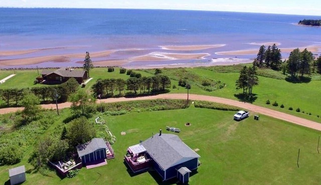 Sandy Feet Retreat, Fernwood PEI Farmhouse