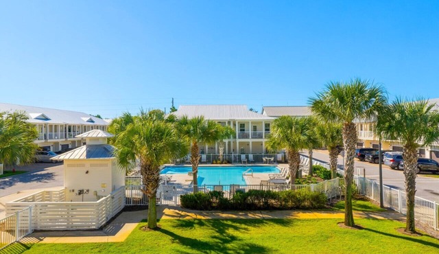 Sandy Feet Retreat|Heart of Destin|Community Pool