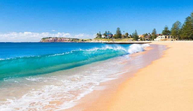 Sandy Foot = Close to the Beach