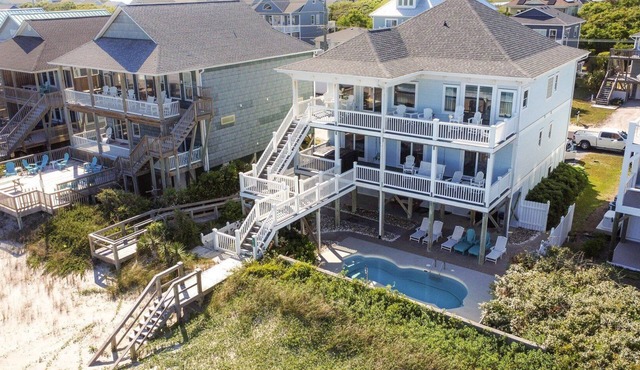 Sandy Paradise: An oceanfront, 6-bedroom retreat in Surf City, perfect for 20 guests!