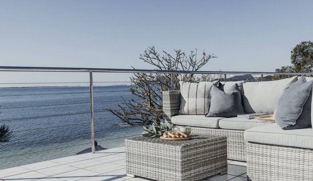 Sandy Point Beach House - On The Waterfront. Mid Week Stay Special Is Now On.