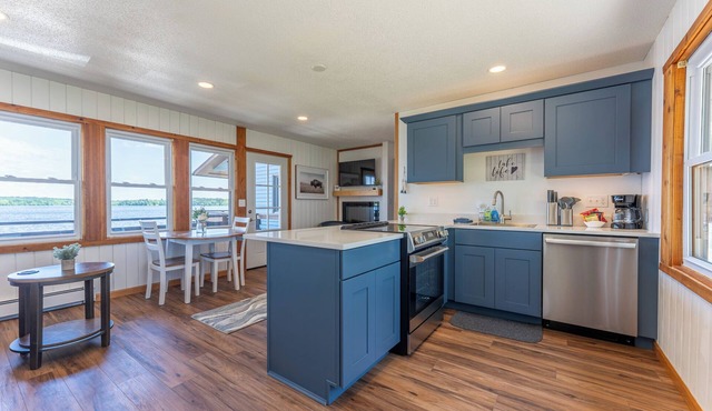 Sandy Point Resort Suit, amazing 365 Lakeview