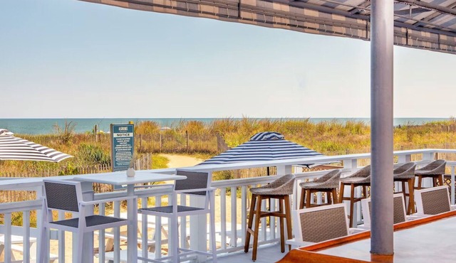 Sandy Retreat - Ocean View Room with Direct Beach Access