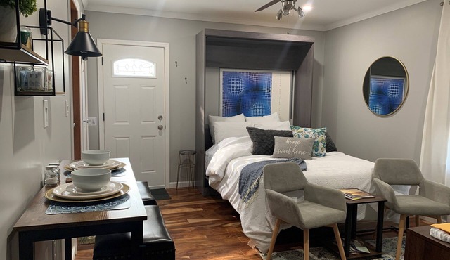 Sandy's Sweet Suite (Private & Complete Studio)