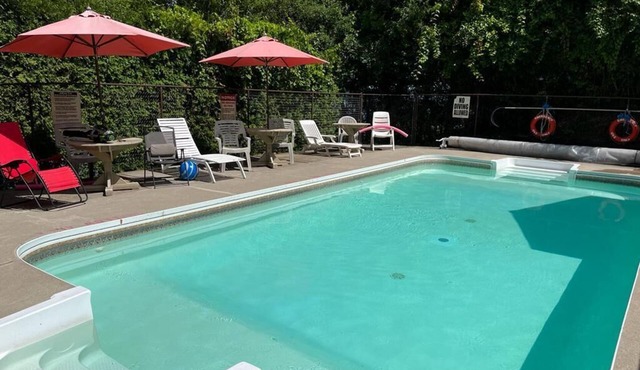 Sandy Shore Cottages Luxury Lake Front Resort (2 bdr Cottage# 3)