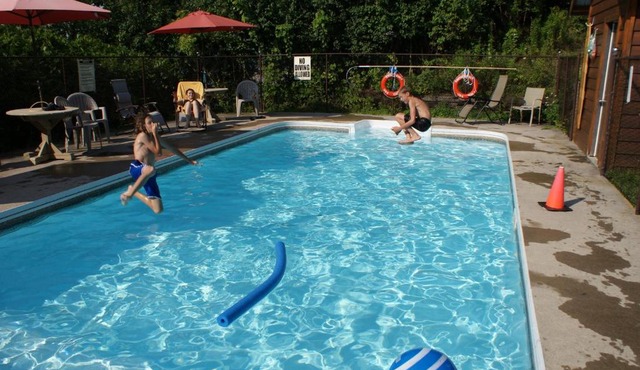 Sandy Shore Cottages Luxury Resort on Rice Lake