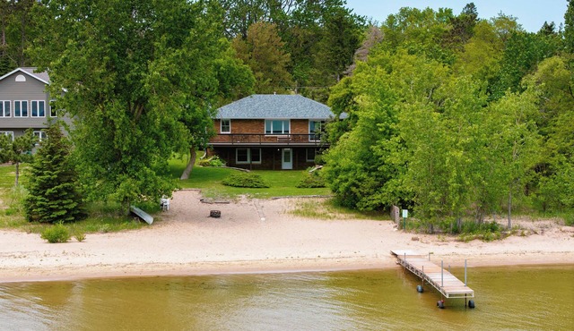 Sandy Shore Lodge- beautiful, private sand beach awaits!