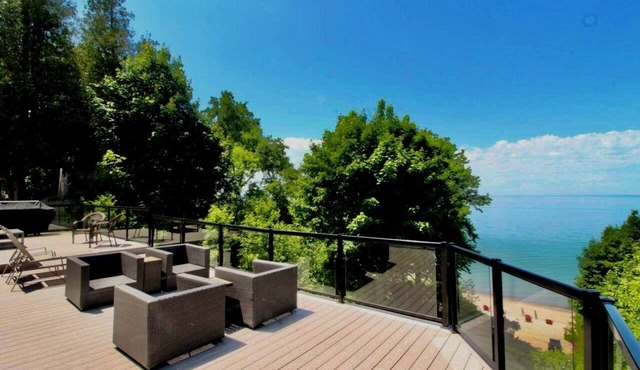 Sandy Shores Lakefront Cottage! Amazing Luxury On Lake Huron!