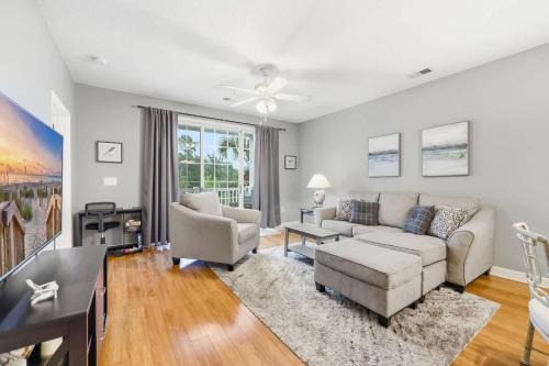 Sandy Tee Resort Suite w Giant Pool Oasis