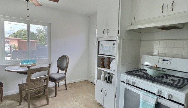 Sandy Toes Retreat a Shell Beach duplex - Min 30 night