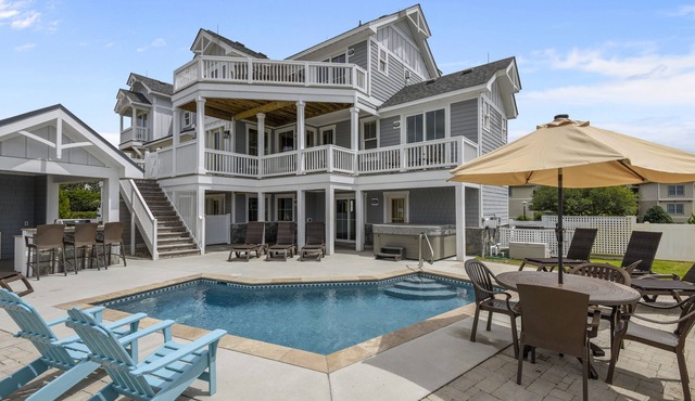 Sandy Toes & Salty Kisses: 8 King Master Suites, Family Reunions