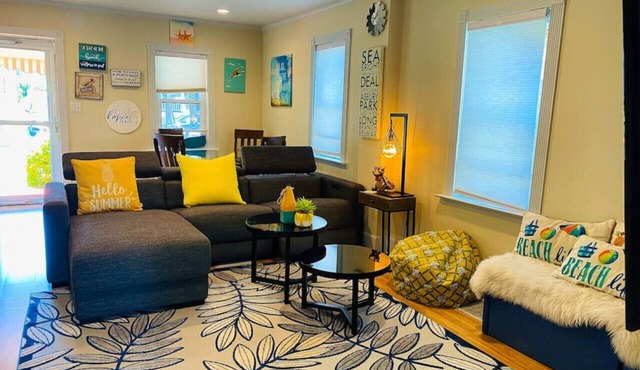 Sandy Toes & Salty Kisses- pet friendly !