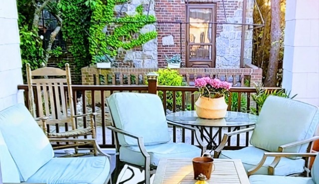 SandyBeachHouseLBNY Steps to Beach, Train & EatsnBeachside