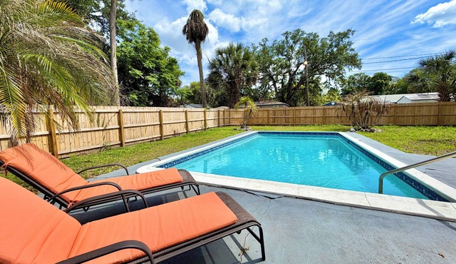 Sanford 4BR Pool Home in the Golf Cart District. Cruise Downtown