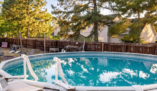 Sanford Retreat - Pool, Hot Tub & Game Room