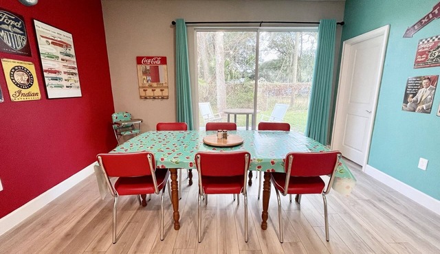 Sanford's Retro Retreat