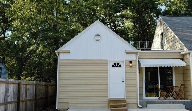 Sanford Suite Retreat - B&B near Downtown