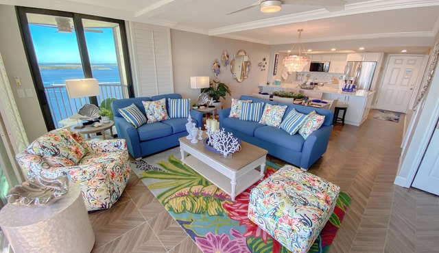 Sanibel Harbour Resort Harbour Tower 1011: Private beach retreat with gulf coast sunset views