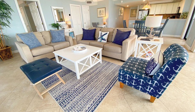 Sanibel Harbour Resort 237: Experience the sunsets on this Waterfront wrap around lanai
