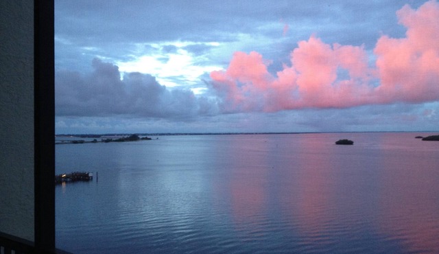 Sanibel Harbour Resort #914 2BR/2B - Beachfront, heated pool near 4-star Resort