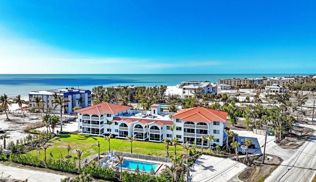 Sanibel Island condo | Steps from the beach - Breakers West C3
