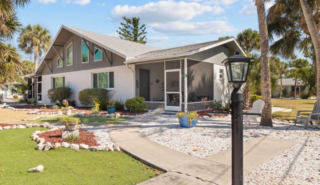 Sanibel Shores B1: A delightful cottage in charming Sanibel