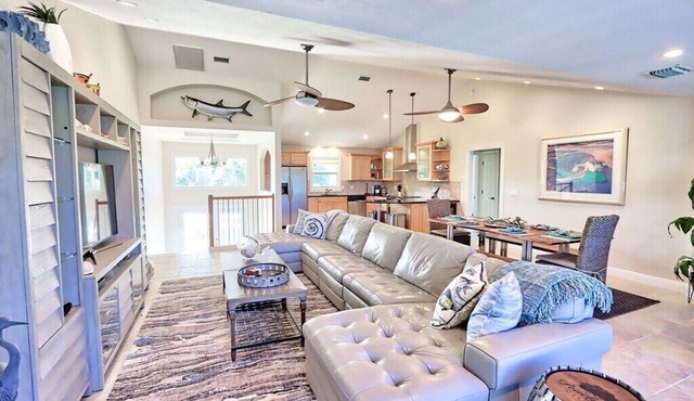 Sanibel Vibes - Relax, Unwind, and Enjoy!