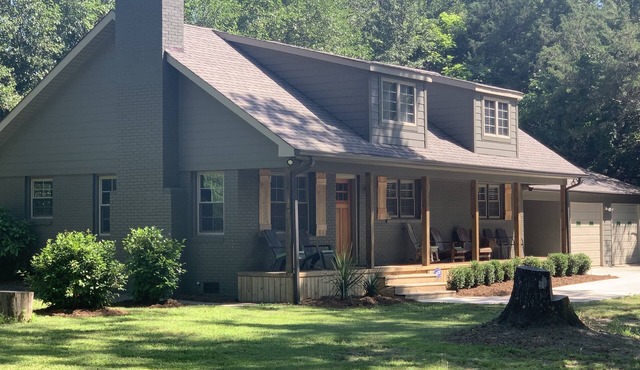 Sanitized! Spacious Ranch Close To Gsp Airport, Greenville, Greer set on acres.