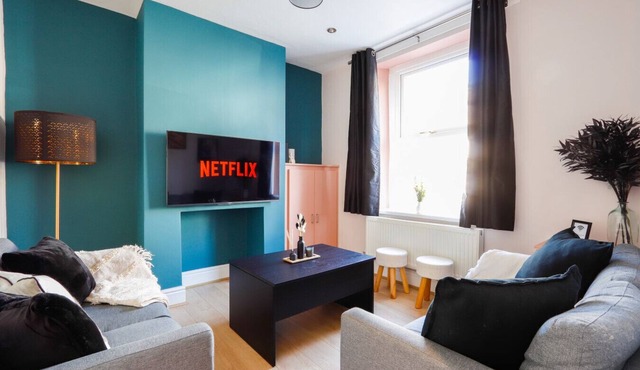 Sanjo Suite by Koya Homes-2-Bed Home-Free Parking