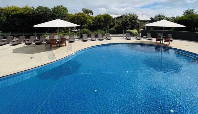 Sanny Side Up - Silver Water Resort