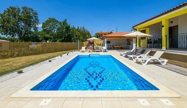 Santa Domenica with pool, near Labin