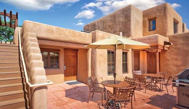 Santa Fe | Easy City Retreat | Pool + Downtown