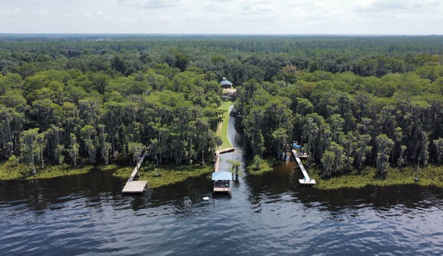 Santa Fe Lake Front with Canal for your Boat