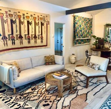 Santa Fe Modern FARMHOUSE 1 ACRE PRIVATE RD SOAKING ROOM 3 min Canyon rd