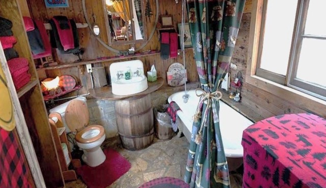 Santa Fe Railcar Cabin - River Access