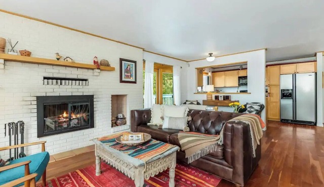 Santa Fe Retreat w/Hot Tub, Views & Pet Friendly