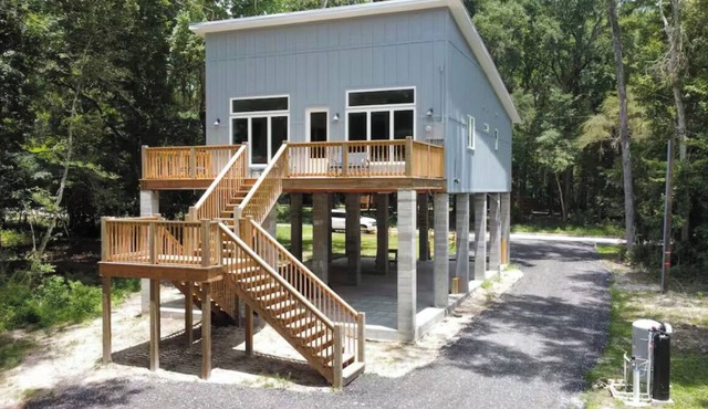 Santa Fe River Front, Luxury Brand New Home near Ichetucknee Springs