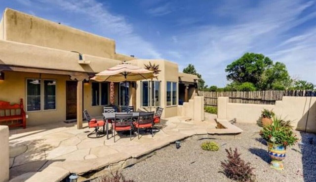 Santa Fe’s top rated Casa de Ochoa is booking for Spring and Summer adventures.