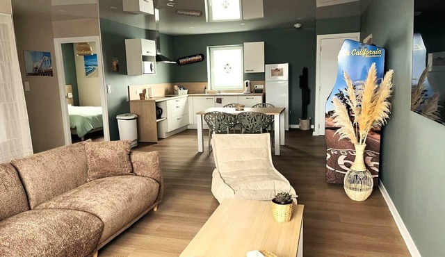Santa Monica - Suite in residence with swimming pool