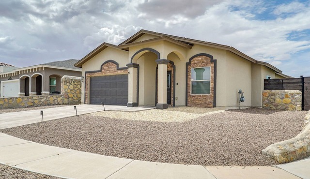 Santa Teresa Home w/Patio & Grill!