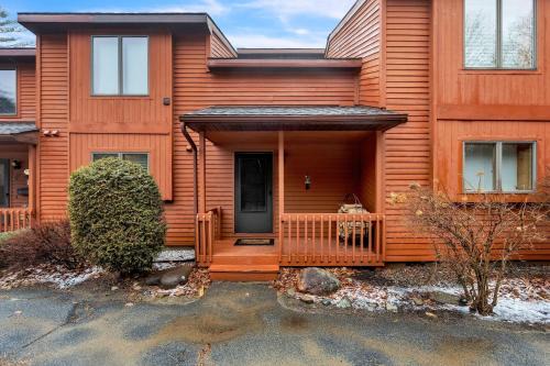 Santanoni 60H - Renovated Townhome with Privacy