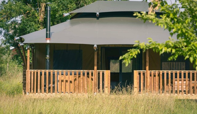 Santoline Lodge near the lake